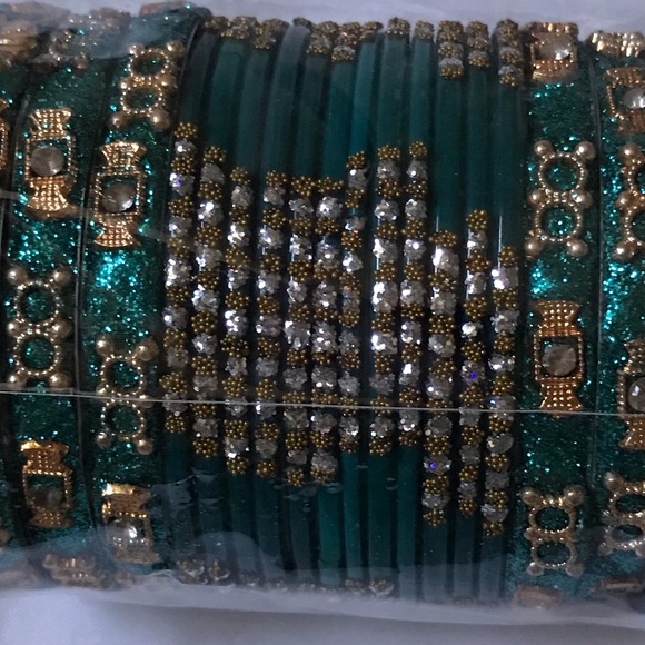 Gorgeous Indian bangles set 18 bracelets - Picture 6 of 7
